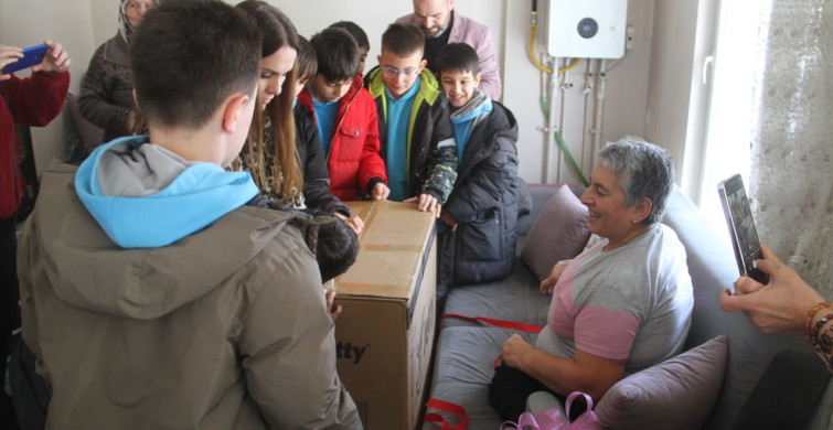 Beyşehirli Öğrencilerden Engelliye Anlamlı Hediye