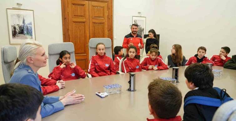 Bilecik Belediye Başkanı Subaşı, Sualtı Hokeyi Takımlarını Ağırladı