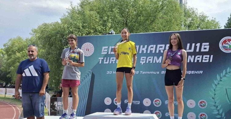 Bilecikli atletizm sporcusu Ecem Uygun, bronz madalya kazandı