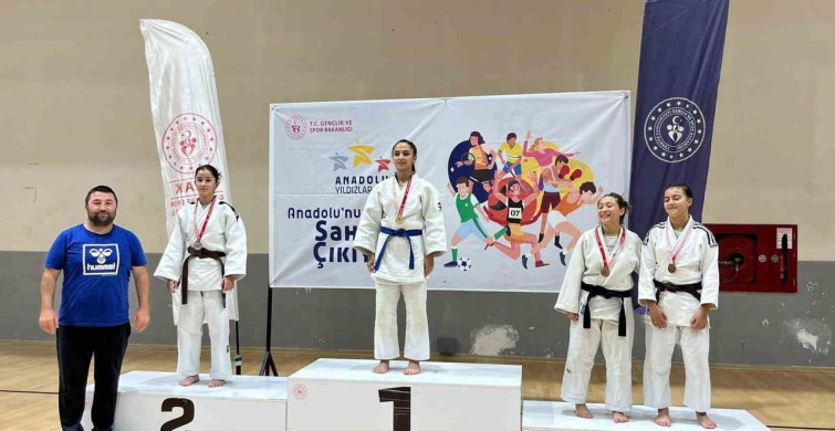Bilecikli judocular yarı final biletini 4 madalyayla aldı