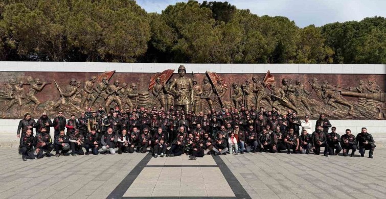 Bilecikli Motosikletçiler Çanakkale'de Anma Etkinliği Gerçekleştirdi