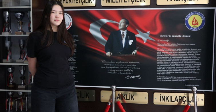 Bilecikli Öğrenci Zeynep Halmatov Türkiye Birincisi Oldu
