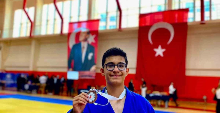 Bilecikli sporcu Ahmet Altınay, Türkiye üçüncüsü oldu