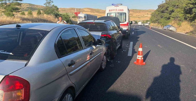 Bilecik’te 4 aracın karıştığı trafik kazasında 2 çocuk yaralandı