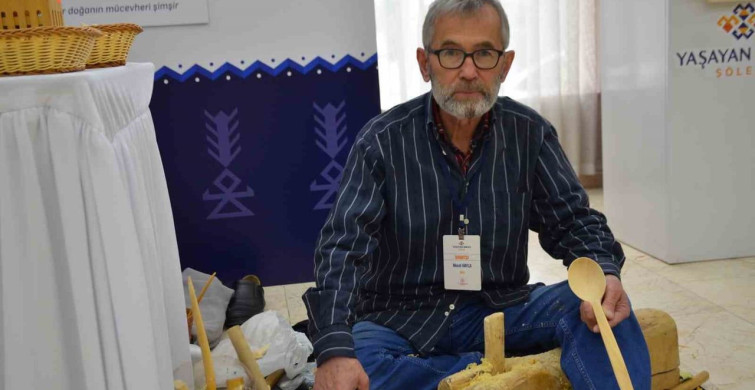 Bilecik'te 55 yıldır şimşir ağacından tahta kaşık yapan ustanın hikayesi