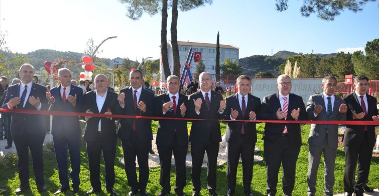 Bilecik'te Alparslan Türkeş Yaşam Vadisi Açıldı Bilecik'te Alparslan Türkeş Yaşam Vadisi Açıldı