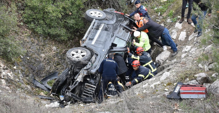 Bilecik'te Drenaj Kanalına Devrilen Cipte İki Yaralı