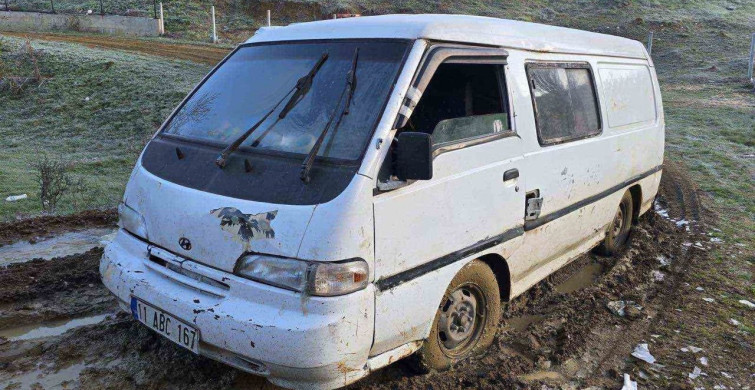 Bilecik'te Durdurulan Araçta 4 Ster Kaçak Odun Yakalandı