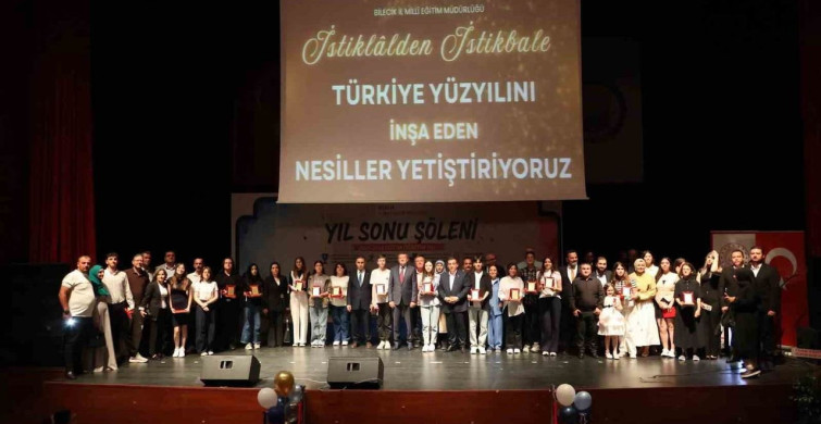Bilecik'te eğitim başarı ödülleri töreni coşkuyla gerçekleştirildi