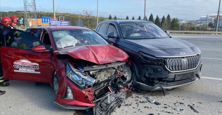 Bilecik'te İki Otomobilin Çarpışması: 4 Yaralı