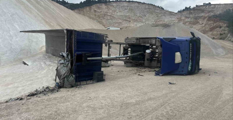 Bilecik'te Kum Boşaltma Kazası: 1 Yaralı