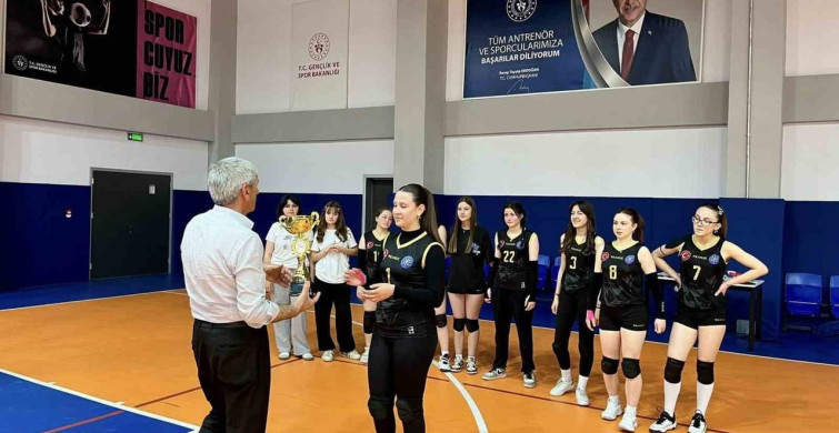Bilecik'te Liseler Arası Voleybol Müsabakası Heyecan Yarattı