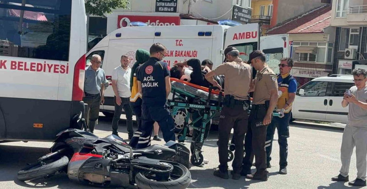 Bilecik'te Motosiklet Kazası: Sürücü Minibüsten Kıl Payı Kurtuldu