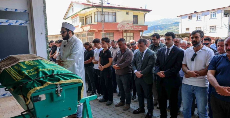 Bilecik'te sevilen muhtar mustafa canbaz son yolculuğuna uğurlandı
