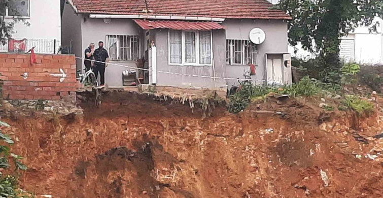 Bilecik'te Toprak Kayması Riski Nedeniyle Ev Tahliye Edildi