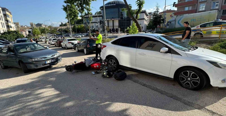 Bilecik'te Trafik Kazası: Motosiklet ve Otomobil Çarpıştı
