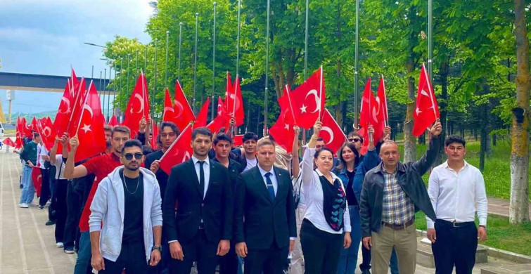 Bilecik'teki Bayrak Yürüyüşü: Tek Yürek Tek Ses