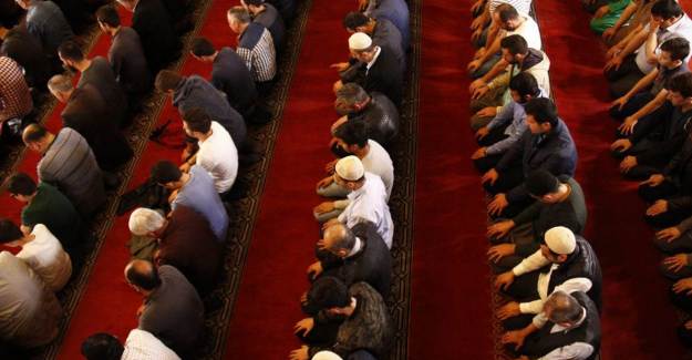 Bilim Kurulu Üyesi Açıkladı! Camilerde Alınan Önlemler Nelerdir?