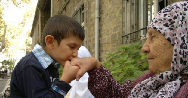Bilim Kurulu Üyesi Bayram Ziyaretleri için Uyardı