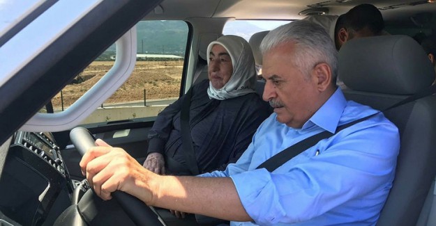 Binali Yıldırım İstanbul-İzmir Otoyolunda Minibüs Kullandı