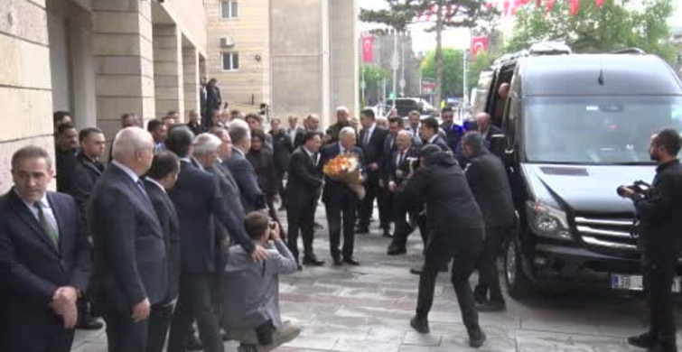 Binali Yıldırım Kayseri'de Türk Dünyası Zirvesi İçin Bulundu