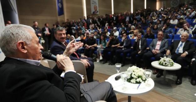 Binali Yıldırım, Medipol Üniversitesi'nde Gençlerin Sorularını Cevaplandırdı