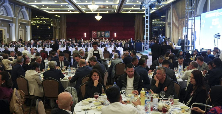 Binali Yıldırım'dan İzmir'de Barış ve Kardeşlik Vurgusu