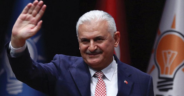 Binali Yıldırım'dan Otogar Ücretleri ve Bölünmüş Yol Açıklaması