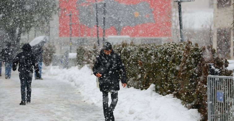 Bingöl'de Eğitimi Durduran Kar Yağışı
