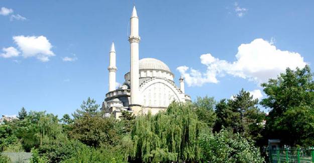 Bingöl'de Hangi Camilerde Cuma Namazı Kılınacak? Bingöl'de İbadete Açılan Camiler Hangisi?