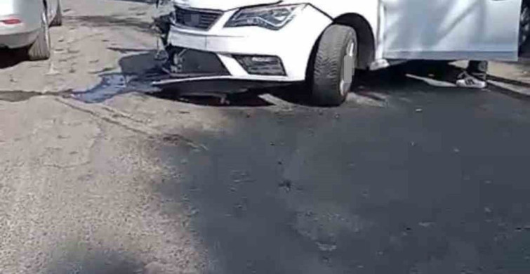 Bingöl'de iki otomobil çarpıştı: 2 kişi yaralandı