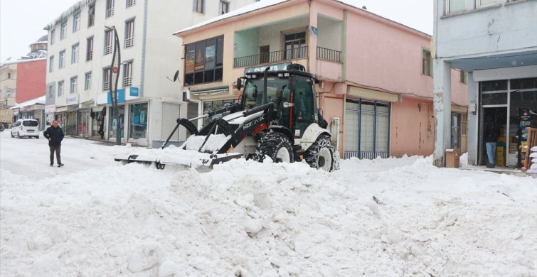 Bingöl'de Kar Yağışı Hayatı Olumsuz Etkiliyor