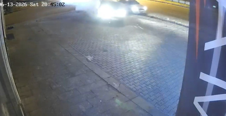 Bingöl'de meydana gelen trafik kazası iş yerinin güvenlik kamerasında kaydedildi