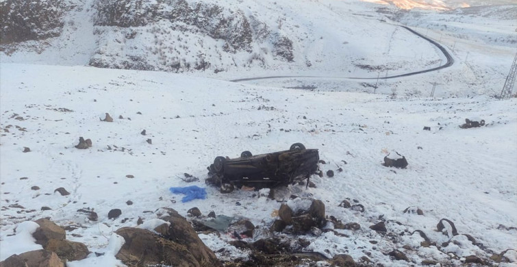 Bingöl'de Şarampole Devrilen Otomobilde 4 Yaralı
