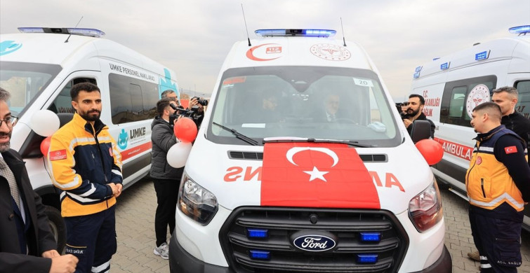 Bingöl'e Yeni Ambulans ve UMKE Araçları Tahsis Edildi
