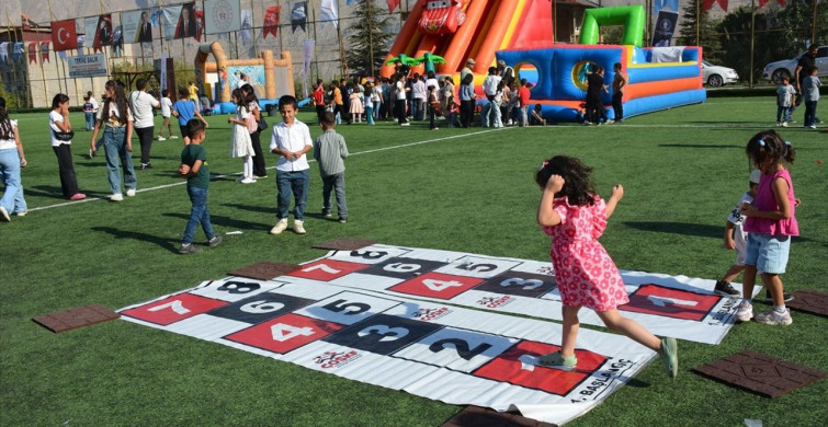 Bir Anadolu Şenliği Hakkari'de Başladı