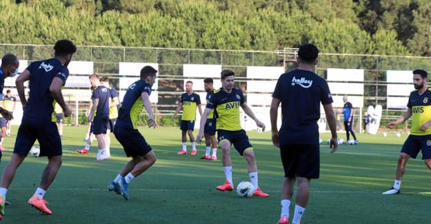 Bir Futbolcu Daha Ülkesinde Döndü!