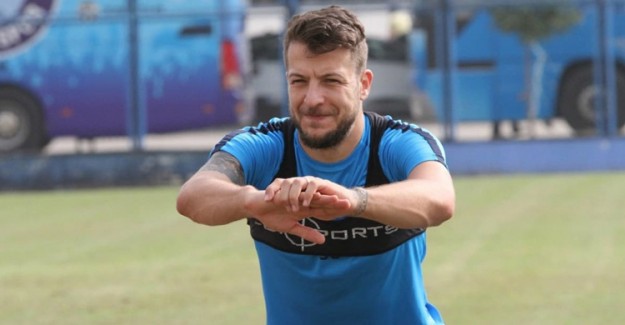 ‘Bir Kez Dünyaya Gelsem Futbolcu Olmak İstemezdim’