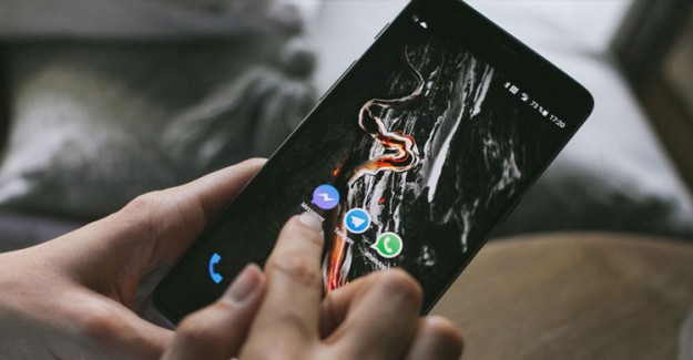 Bir Milyar Akıllı Telefon Risk Altında