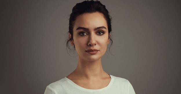 Birce Akalay Sevgili İle Eski Eşinin Kuzeninin Doğum Günü Partisine Katıldı