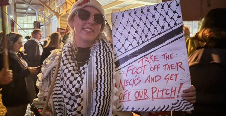 Birmingham'da İsrail'in Futboldan Men Edilmesi İçin Protesto