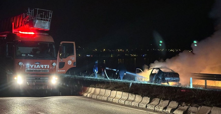 Bitlis Ahlat'ta Otomobil Yangını