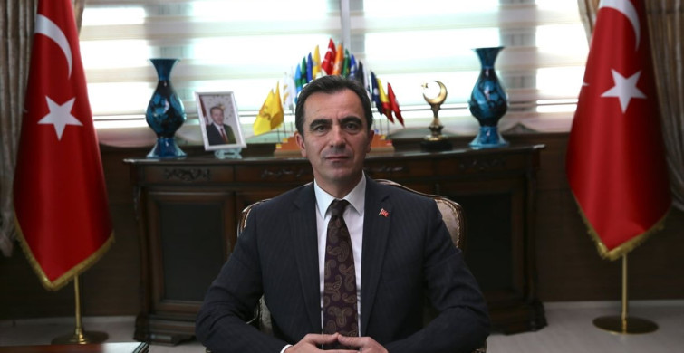 Bitlis Valisi Ahmet Karakaya Anadolu Ajansı Oylamasına Katıldı