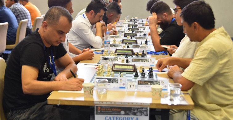 Bitlis'te 2. BETAV Uluslararası Satranç Turnuvası Başladı