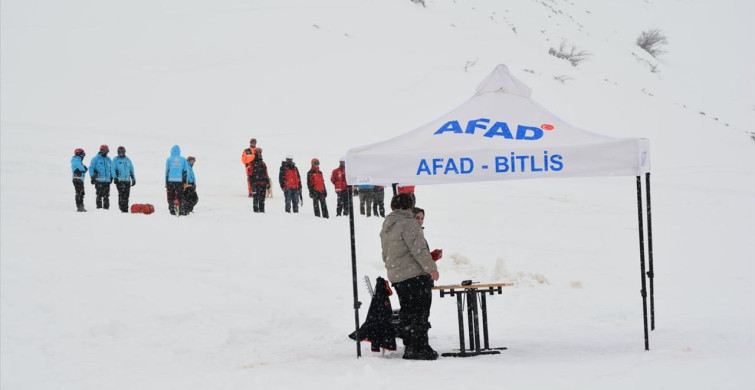 Bitlis'te Çığda Arama Kurtarma Tatbikatı Gerçekleştirildi
