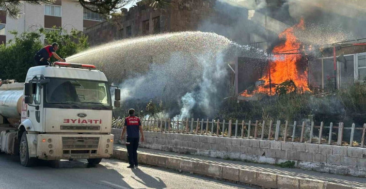 Bitlis’te çıkan yangın hızla kontrol altına alındı