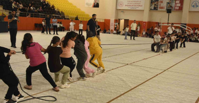 Bitlis'te geleneksel çocuk oyunları şenliği düzenlendi