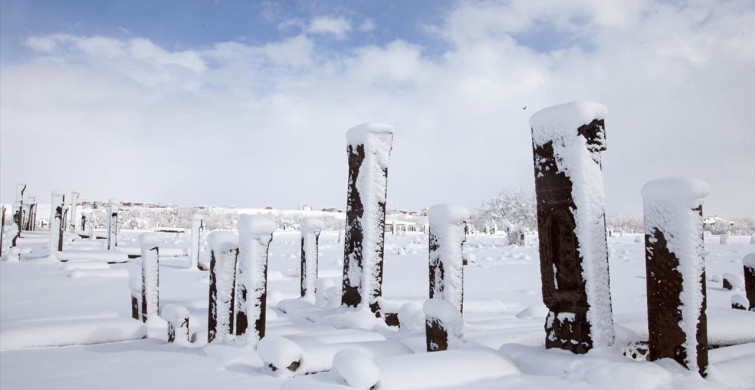 Bitlis'te Karla Kaplanan Tarihi Güzellikler
