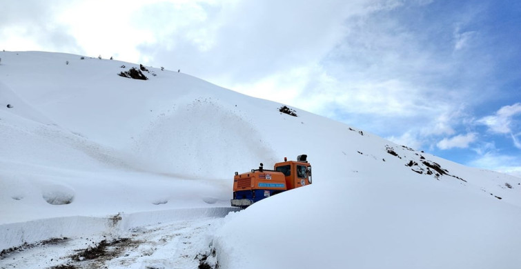 Bitlis'te Karla Mücadele Çalışmaları Devam Ediyor