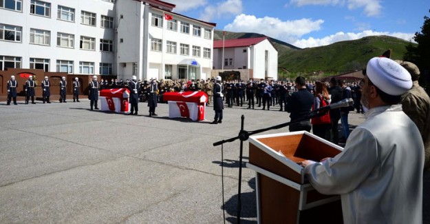 Bitlis'te Şehit Olan İki Asker İçin Tören Düzenlendi